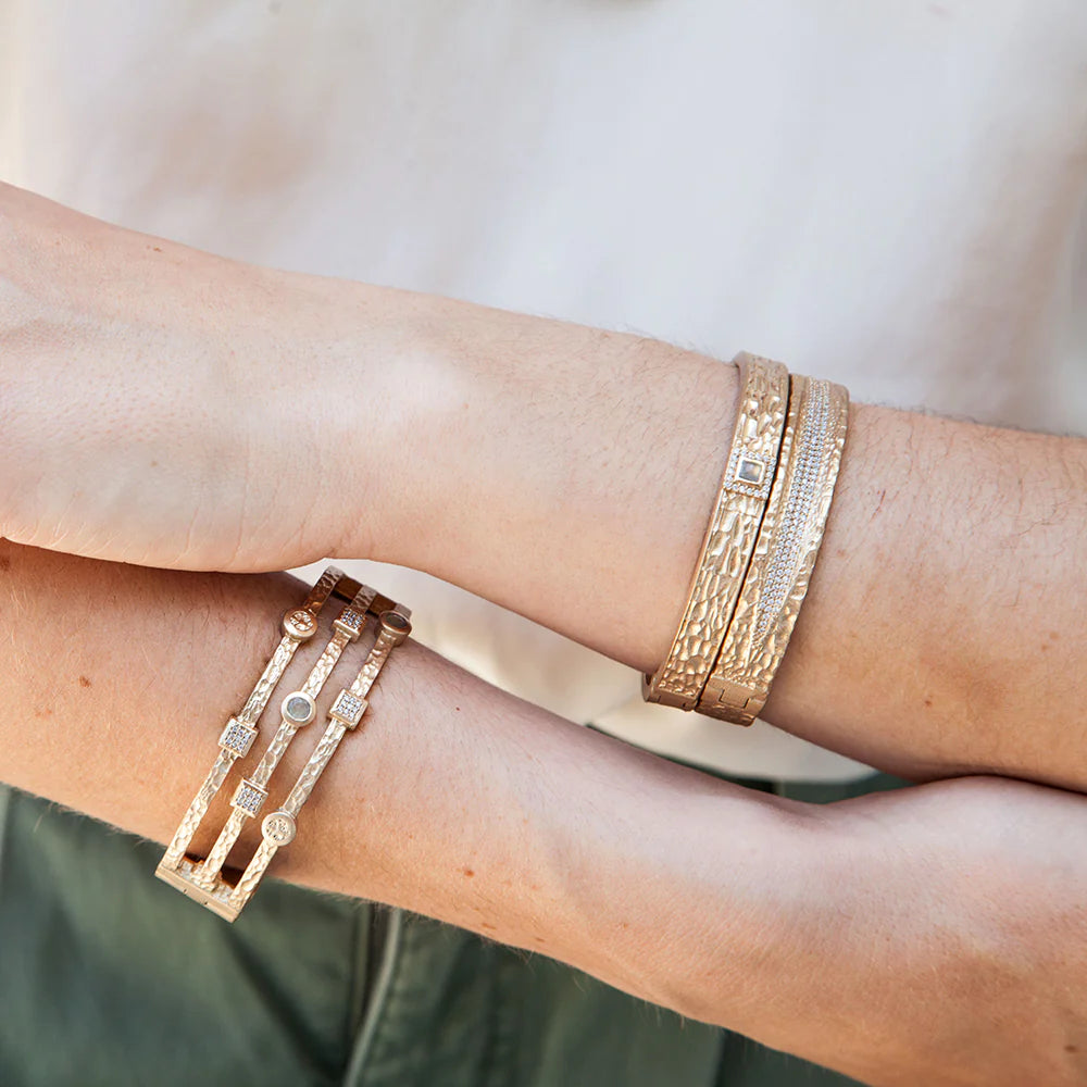 Velen Crystal Inlay Bangle
