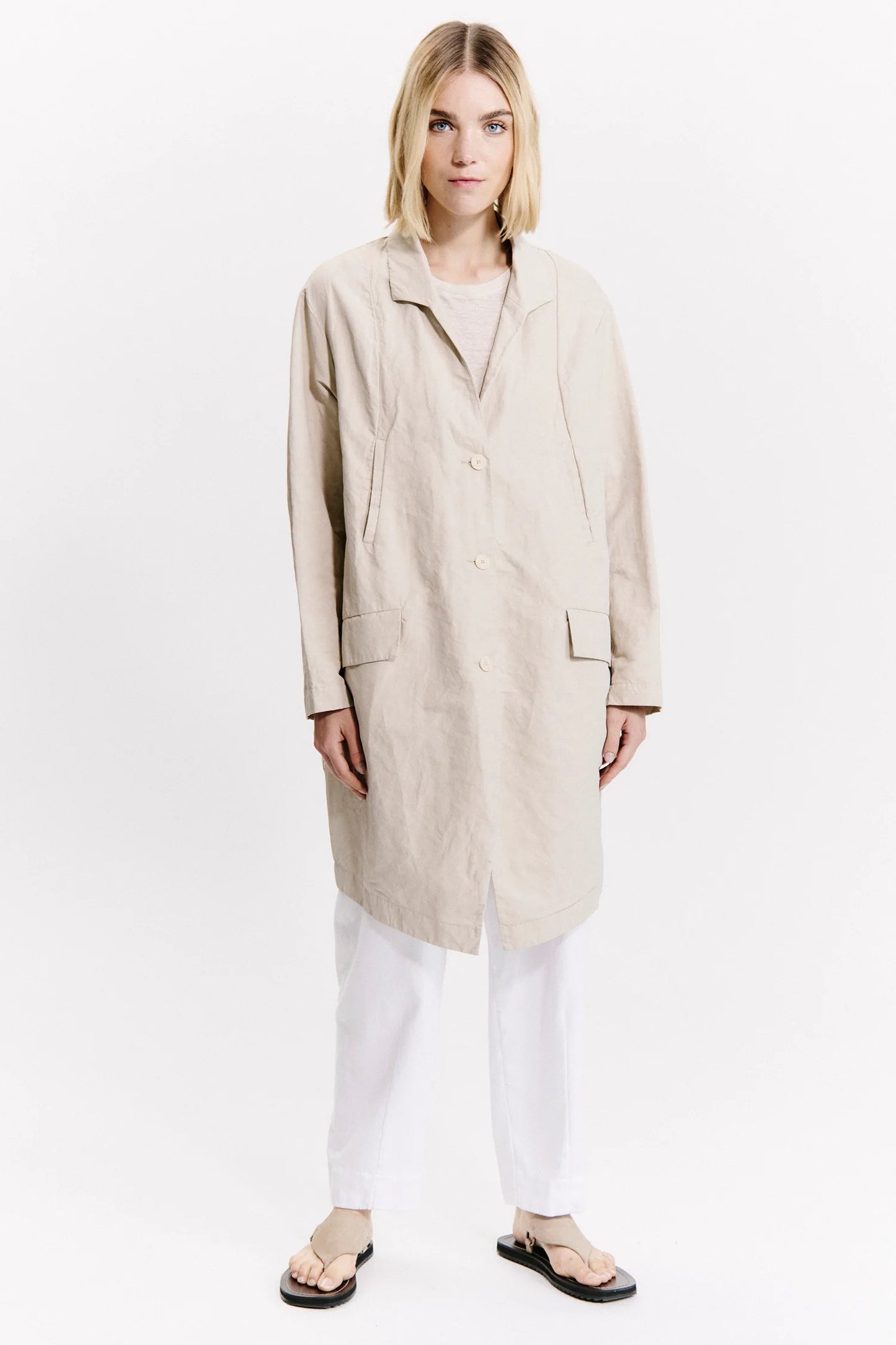 TRENCH COAT