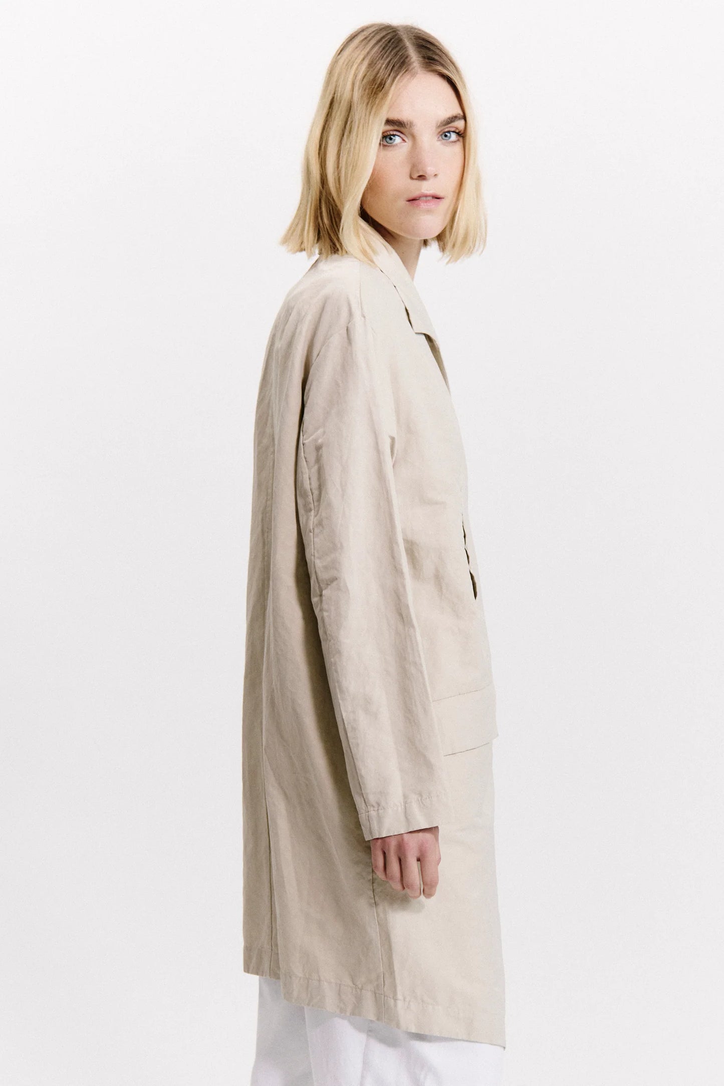 TRENCH COAT