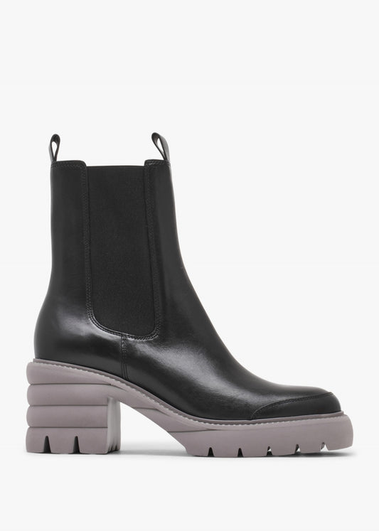 KENNEL & SCHMENGER Bump Black Leather Chelsea Ankle Boots