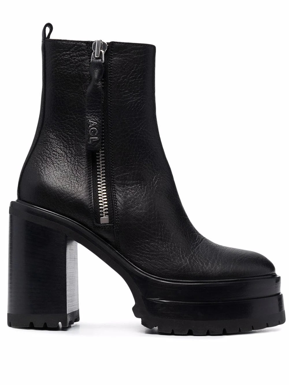 Tora Boot