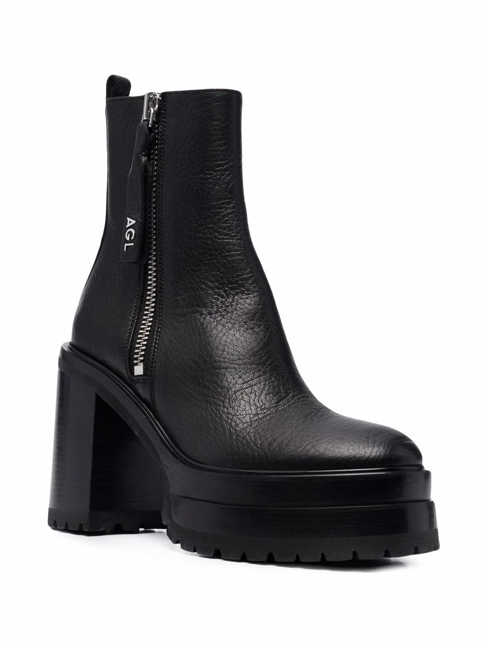 Tora Boot