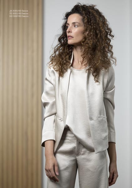SHORT JACKET