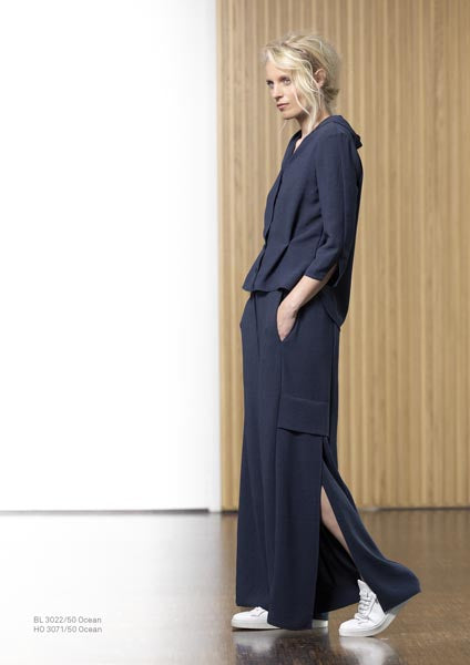 PANTS W/ SLITS