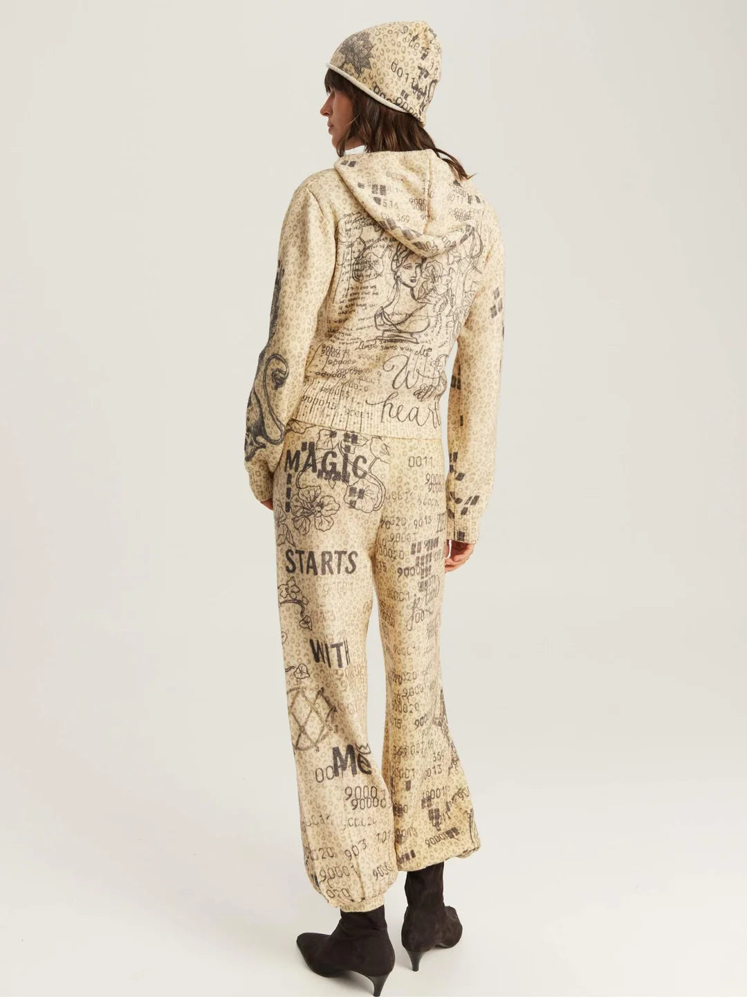 RUMI ZIP HOODIE