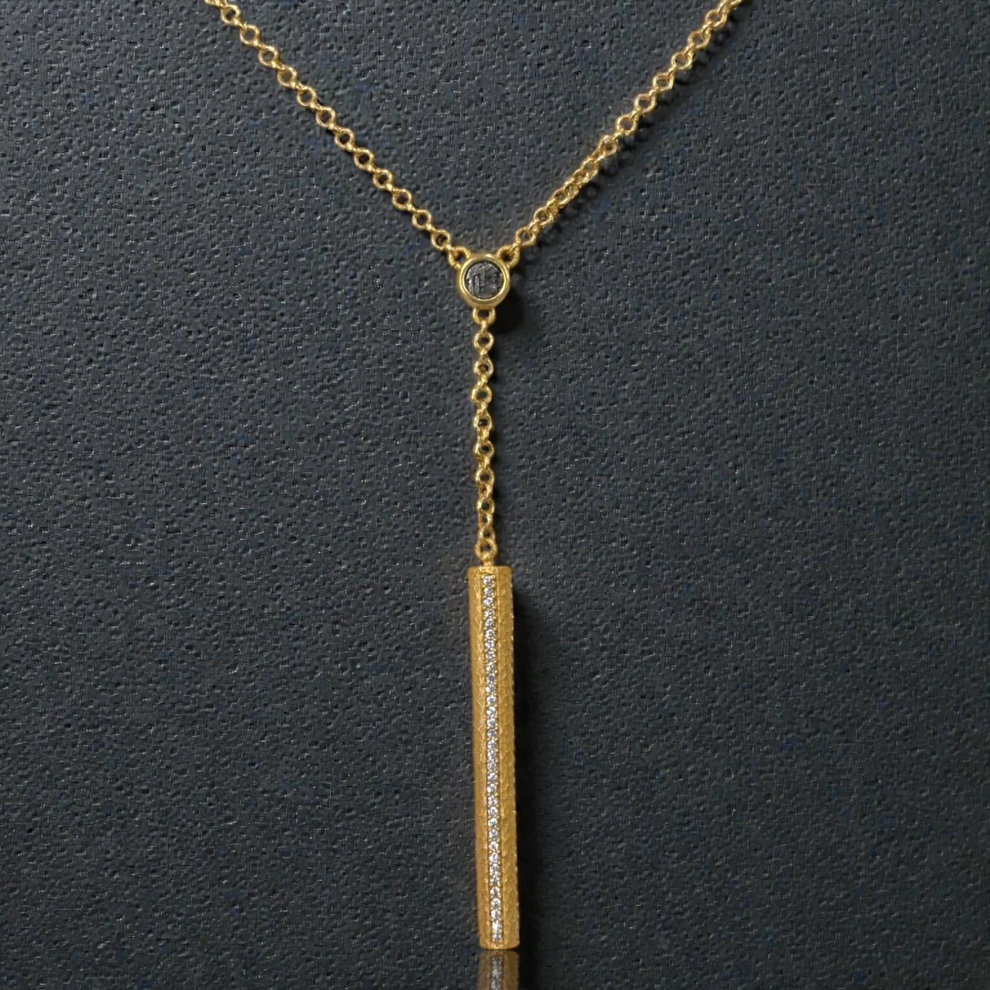 COLETTE HAMMERED LARIAT NECKLACE