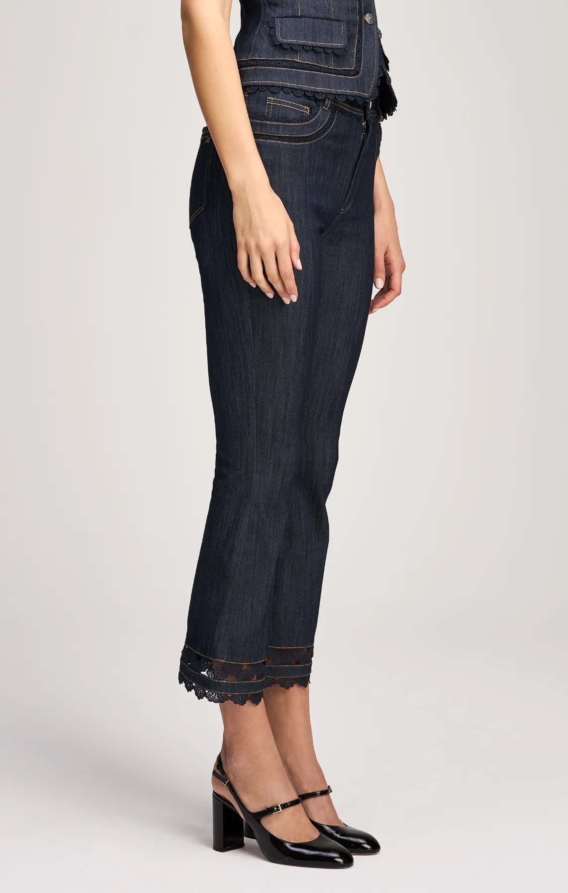 GULPURE LACE CROPPED STEVIE JEANS