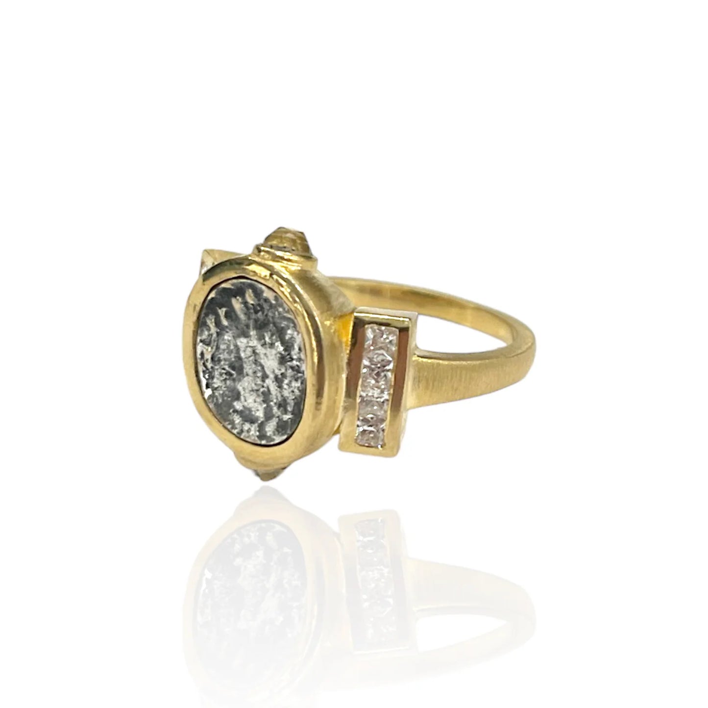 LEON COIN RING