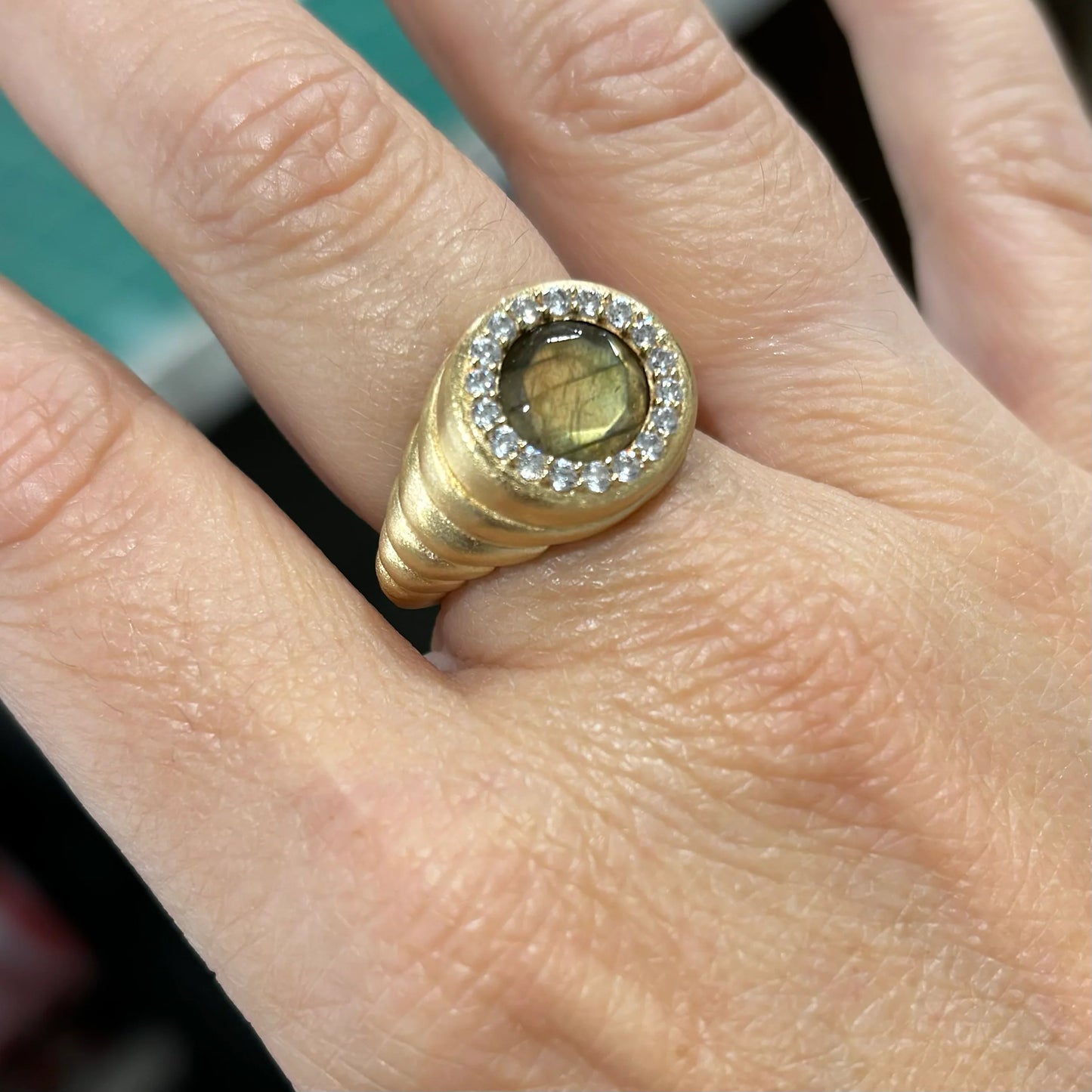 GOLD SCALLOPED POPPY COIN RING