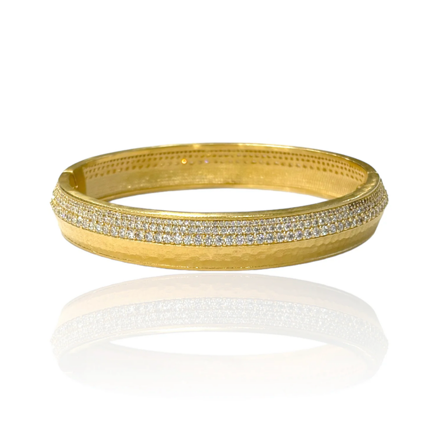 GOLD PAVE NOMA BANGLE